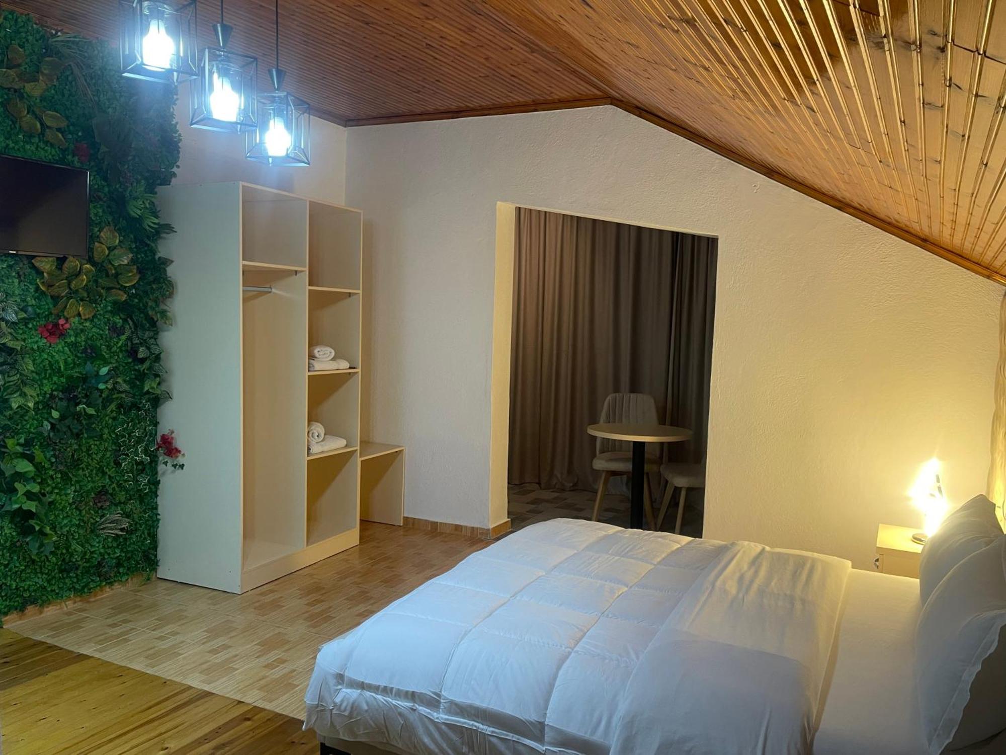 Four Generation Hotel Široka Zewnętrze zdjęcie