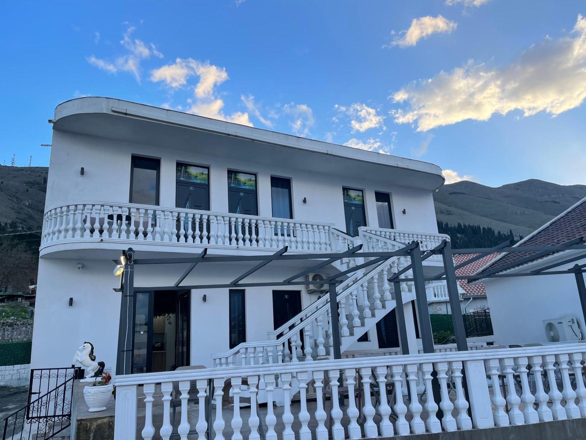 Four Generation Hotel Široka Zewnętrze zdjęcie
